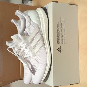 *SOLD* Adidas Ultraboost 1.0 Triple White Mens US11